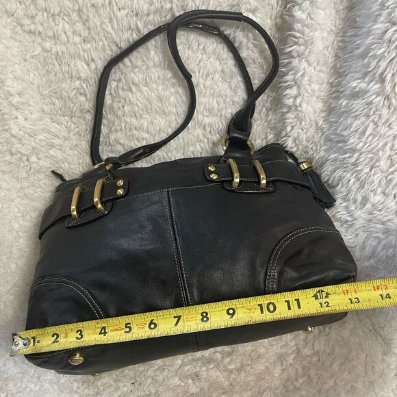B. Makowsky soft leather black shoulder bag gold tone hardwares &tassel accents. - Picture 9 of 13